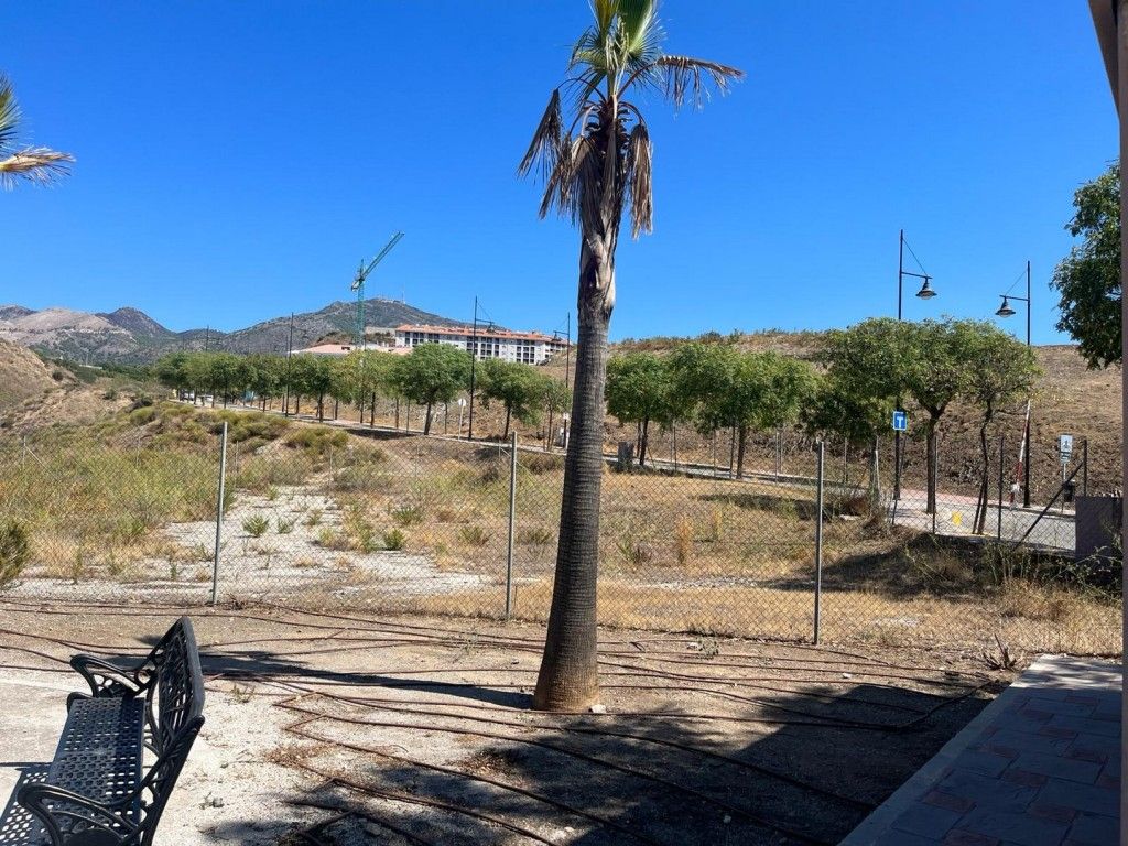 Property photo 3 of 16 Comercial Plot (18)