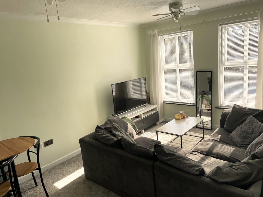 Property photo 3 of 12