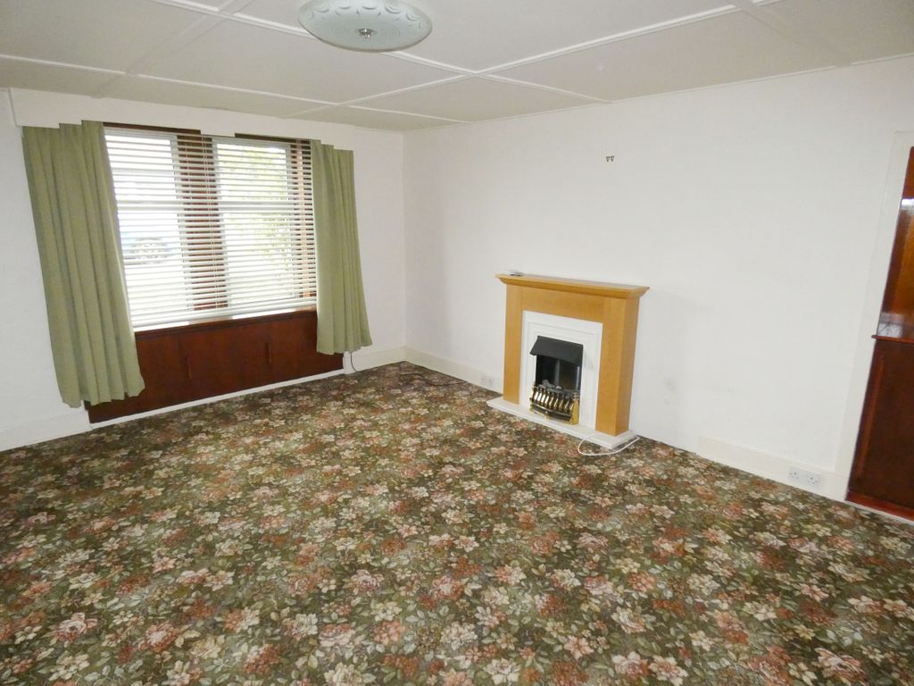 Property photo 2 of 27