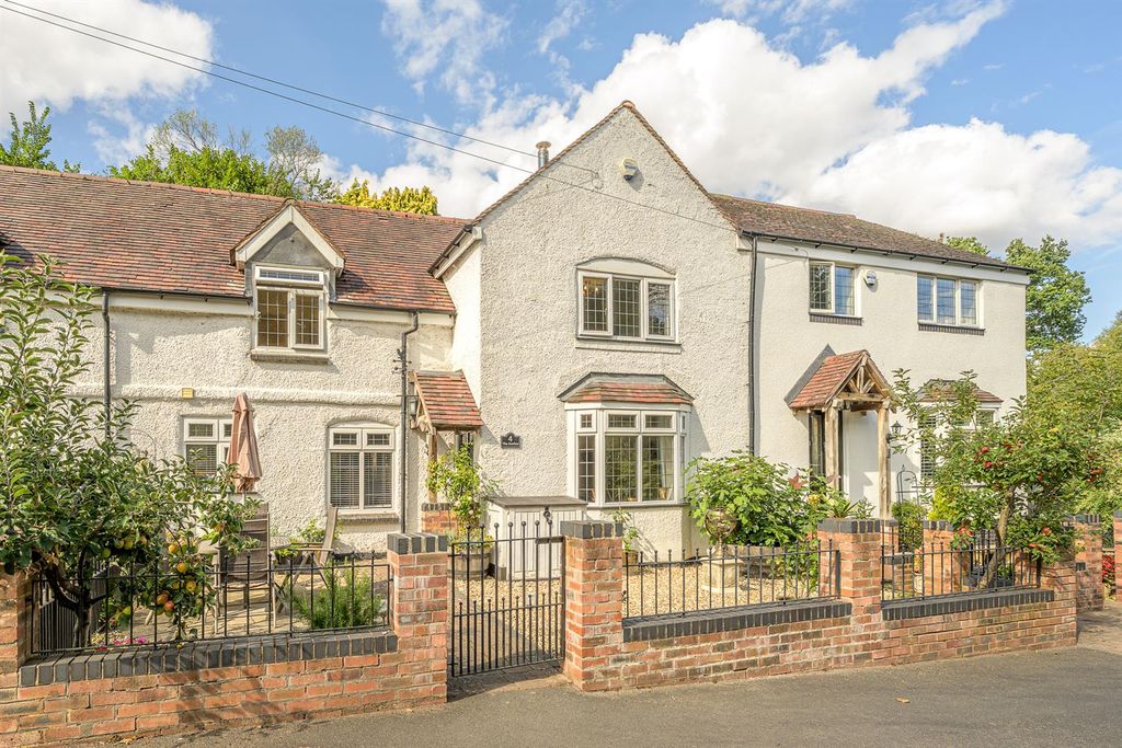 Property photo 1 of 33