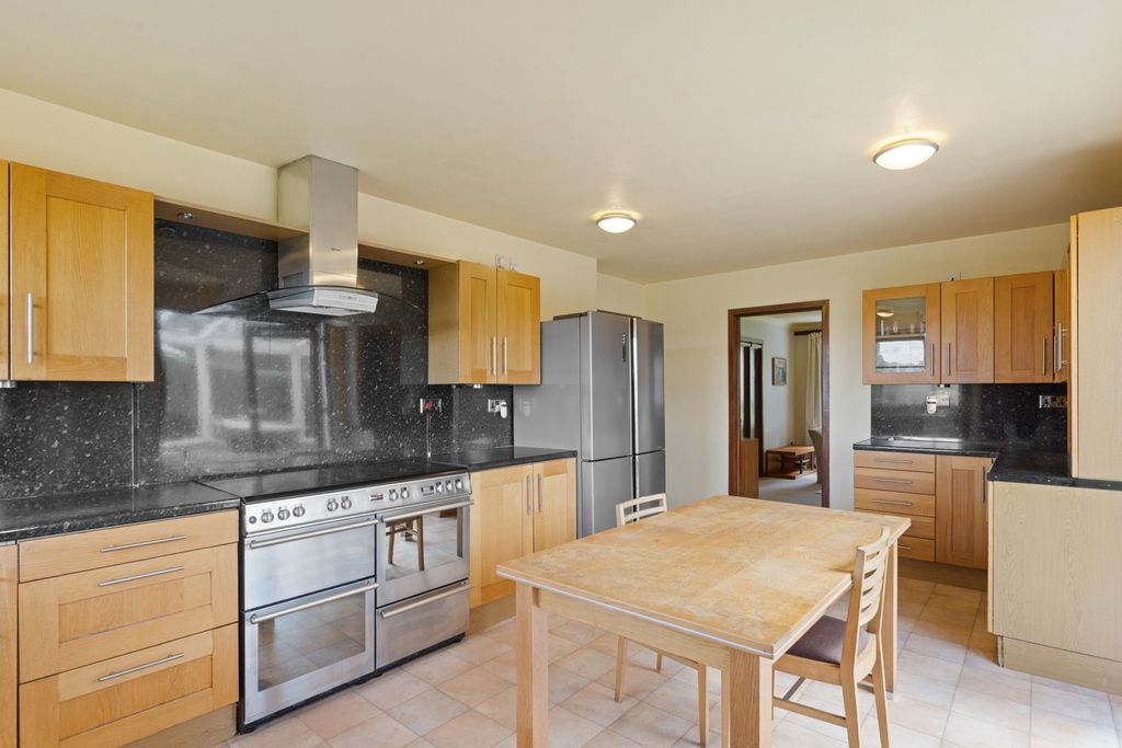 Property photo 3 of 50