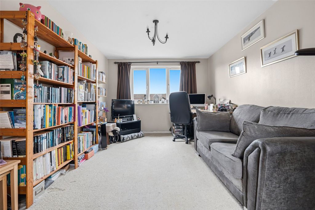 Property photo 2 of 10 Picture No. 18