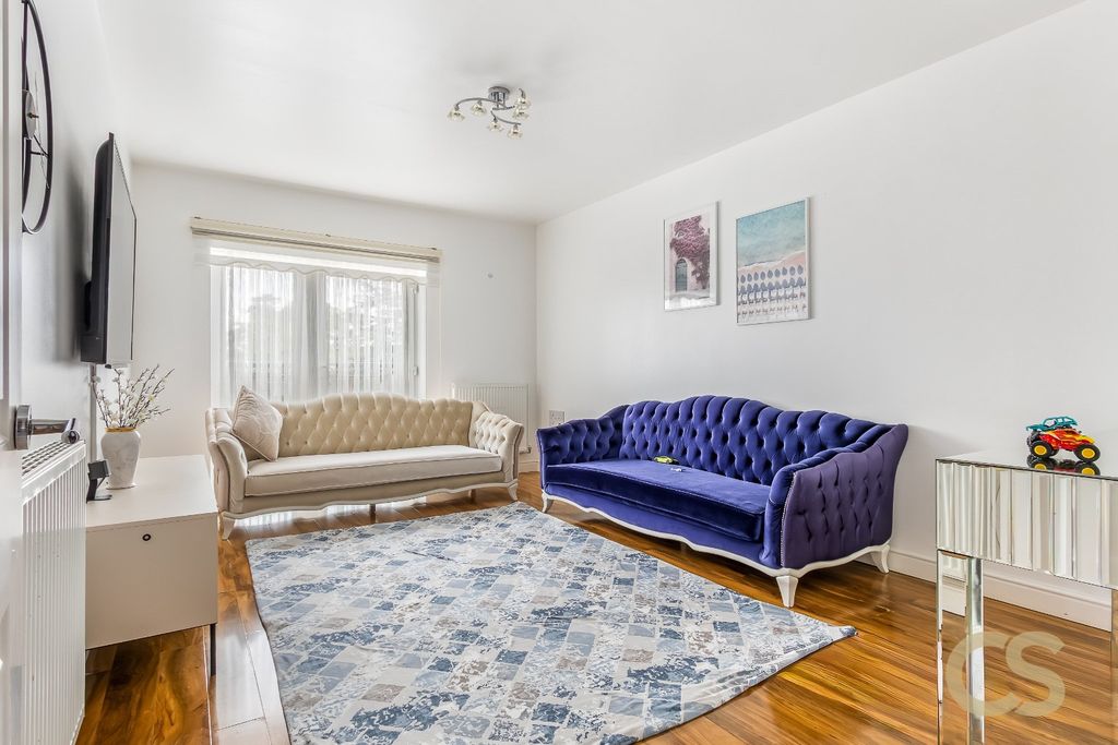 Property photo 2 of 12 4511586