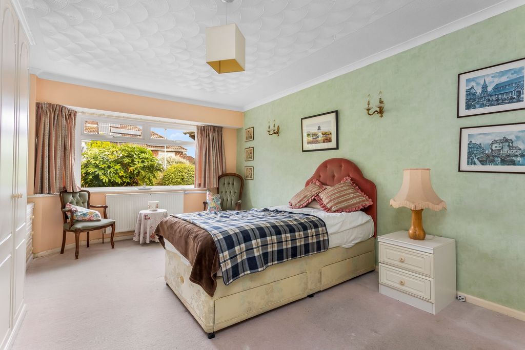 Property photo 3 of 24