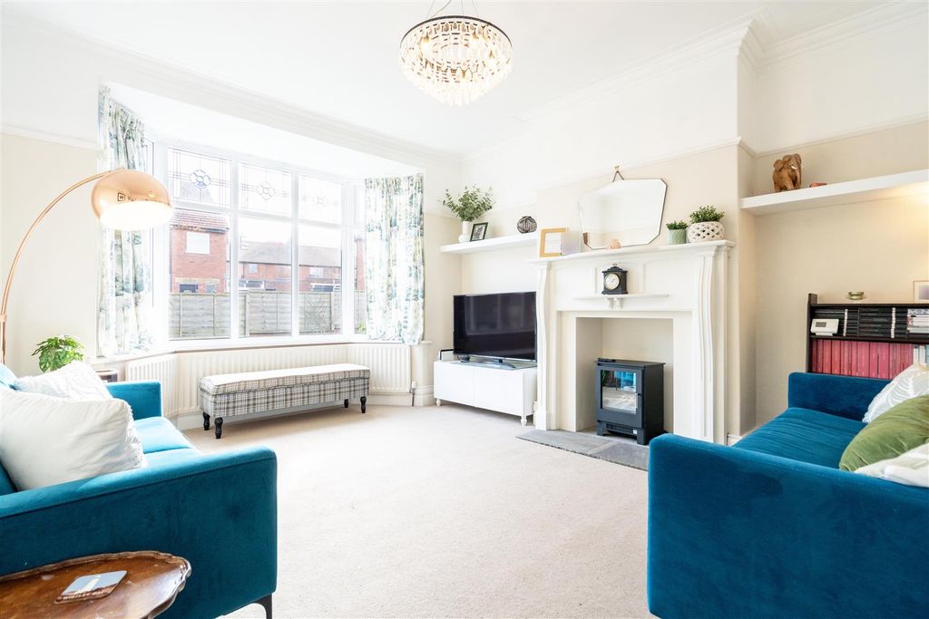 Property photo 2 of 12 Living Room