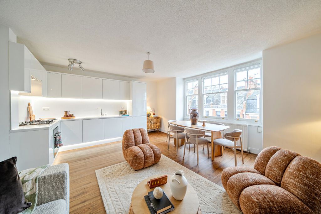 Property photo 1 of 20 9