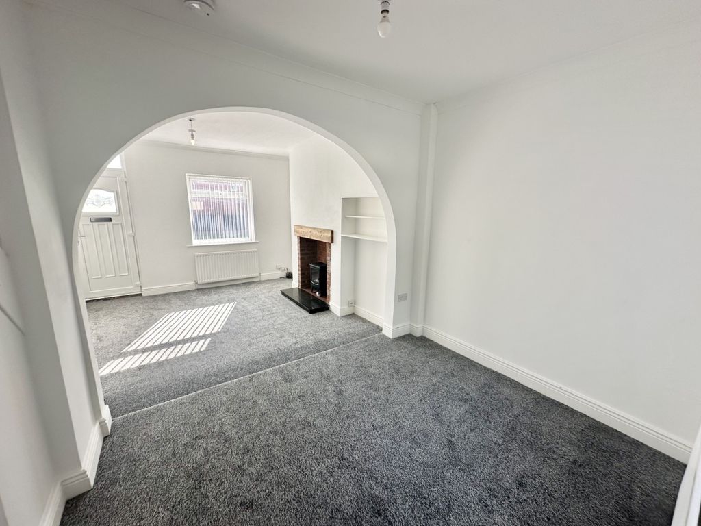 Property photo 3 of 8 732B9838-40d5-4862-Ac1F-d14A680E257F