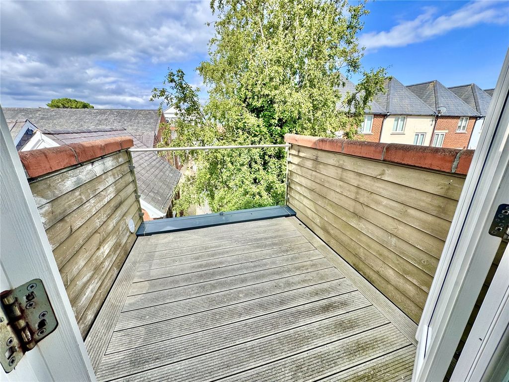 Property photo 2 of 11 Picture No. 16