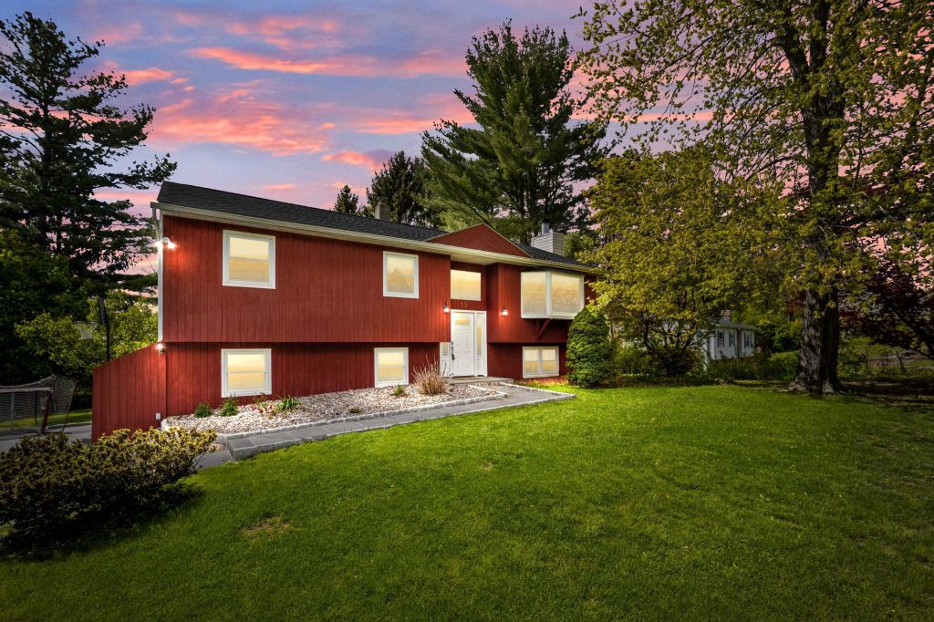 Property photo 1 of 31