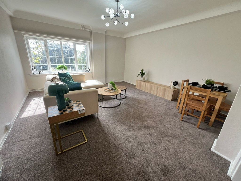 Property photo 3 of 17 Picture No. 02