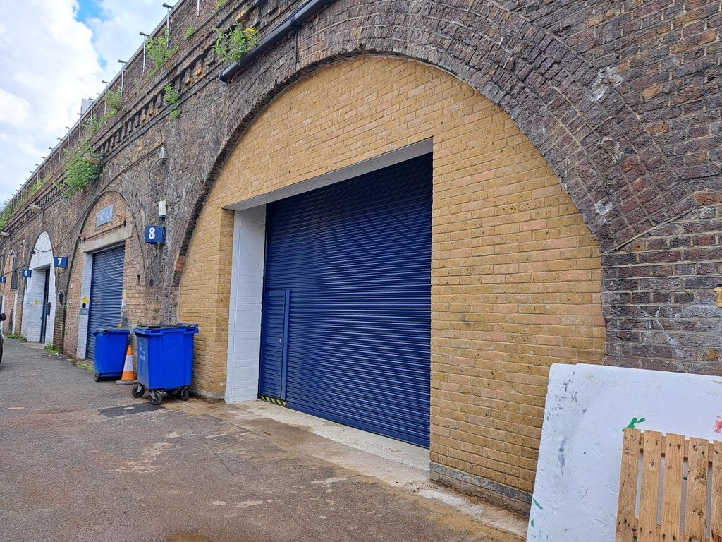 Property photo 1 of 3