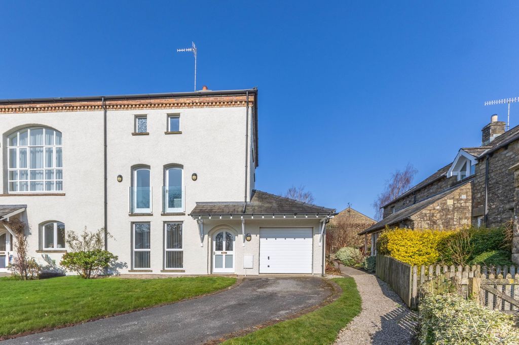 Property photo 1 of 29