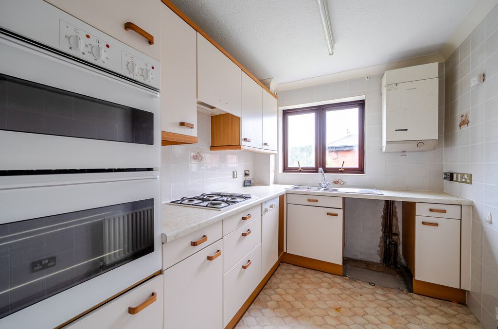 Property photo 3 of 11