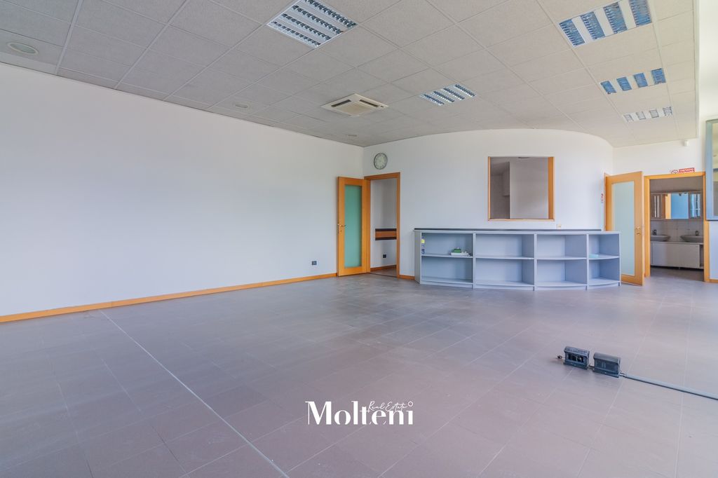 Property photo 3 of 28