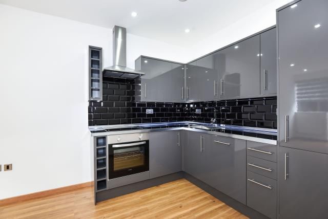 Property photo 2 of 10 Kitchen Area