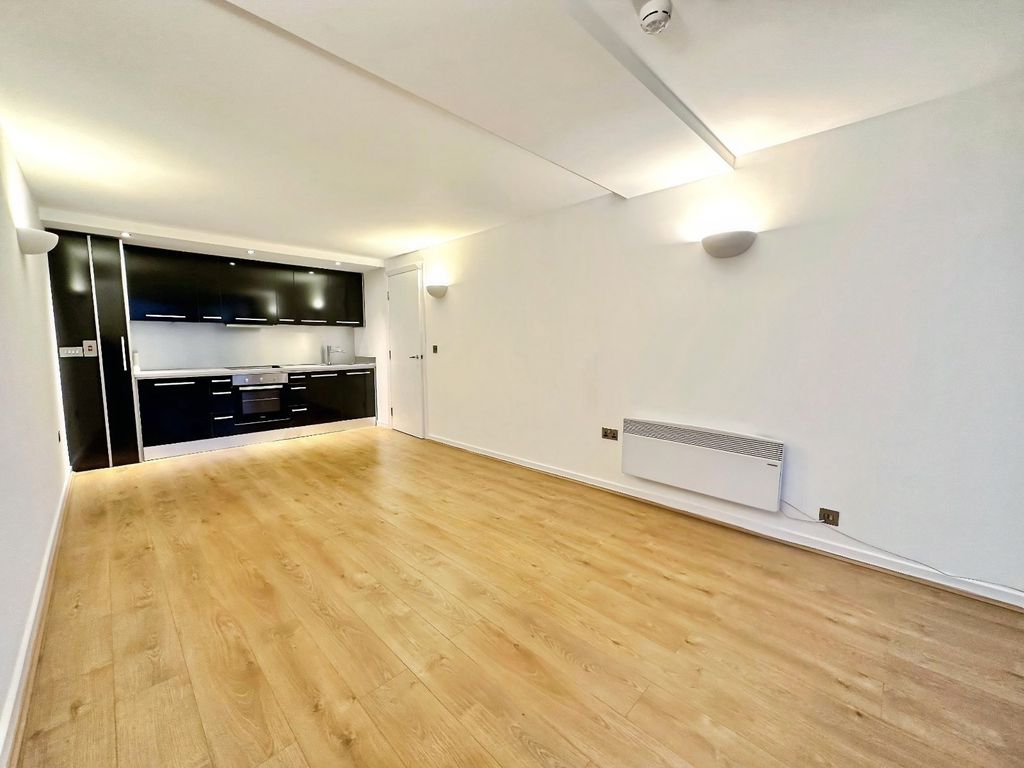 Property photo 2 of 9 Picture No. 41