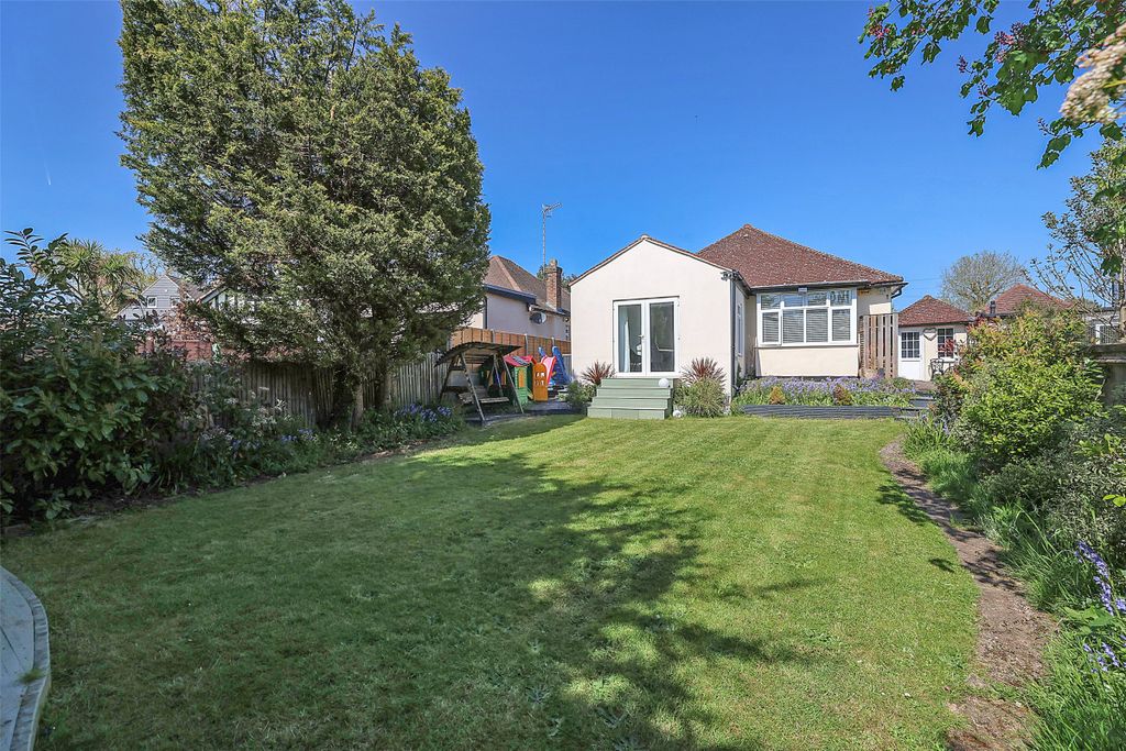 Property photo 2 of 15 Picture No. 16