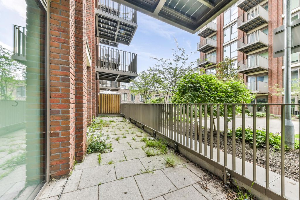 Property photo 2 of 16