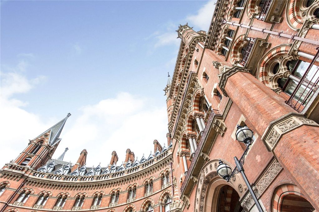 Property photo 3 of 15 Exterior