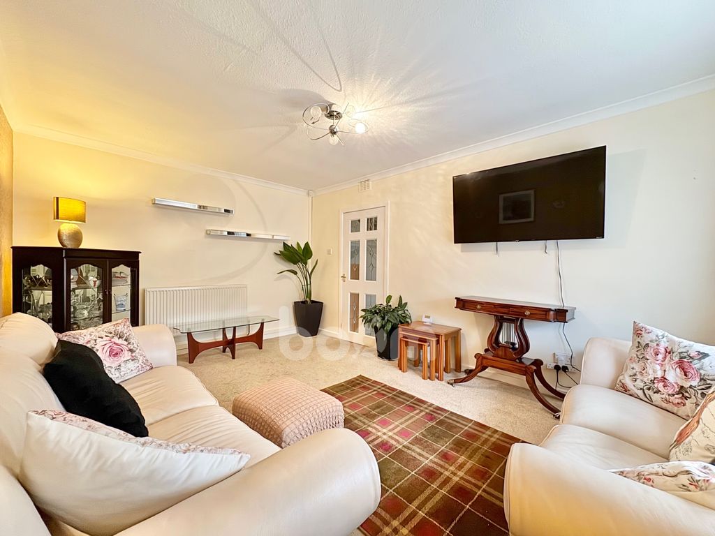 Property photo 2 of 20 Ness Avenue, Johnstone Lounge Pic