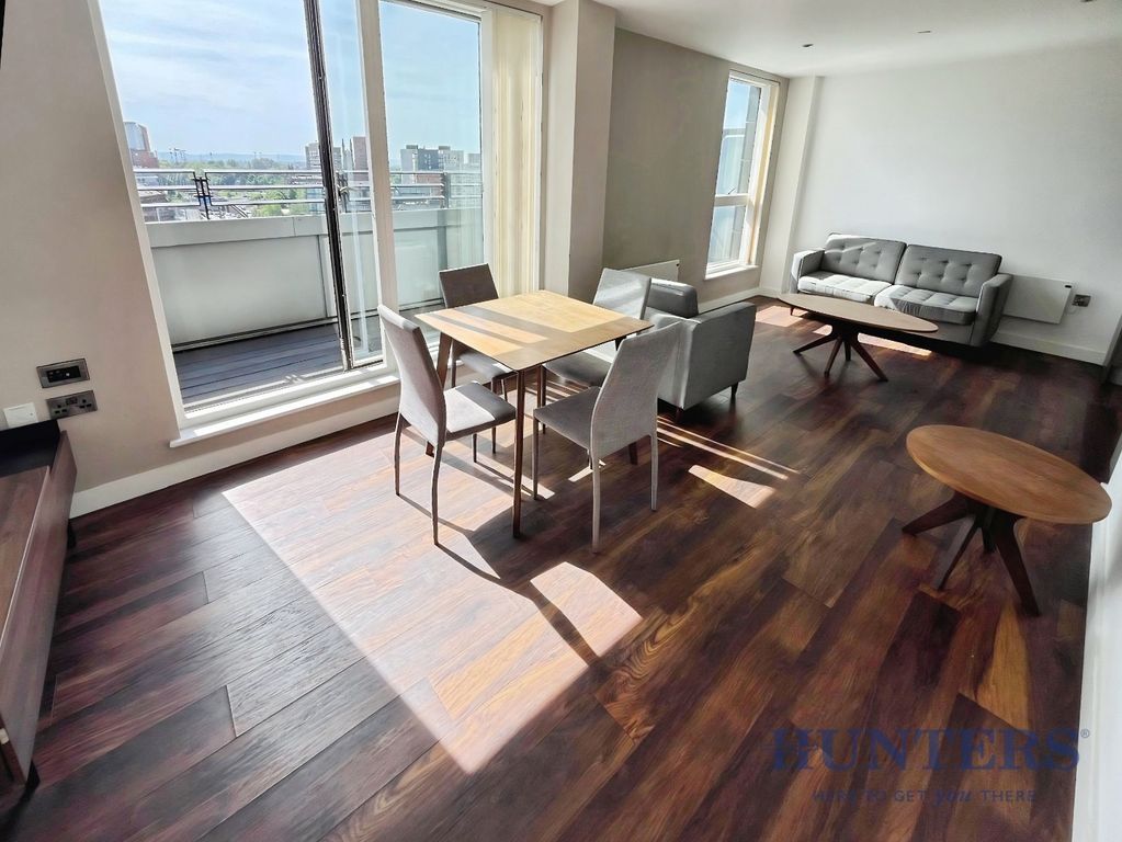 Property photo 2 of 16 Lounge