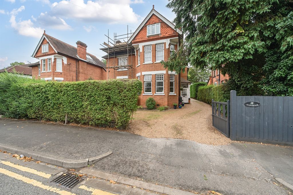 Property photo 1 of 12