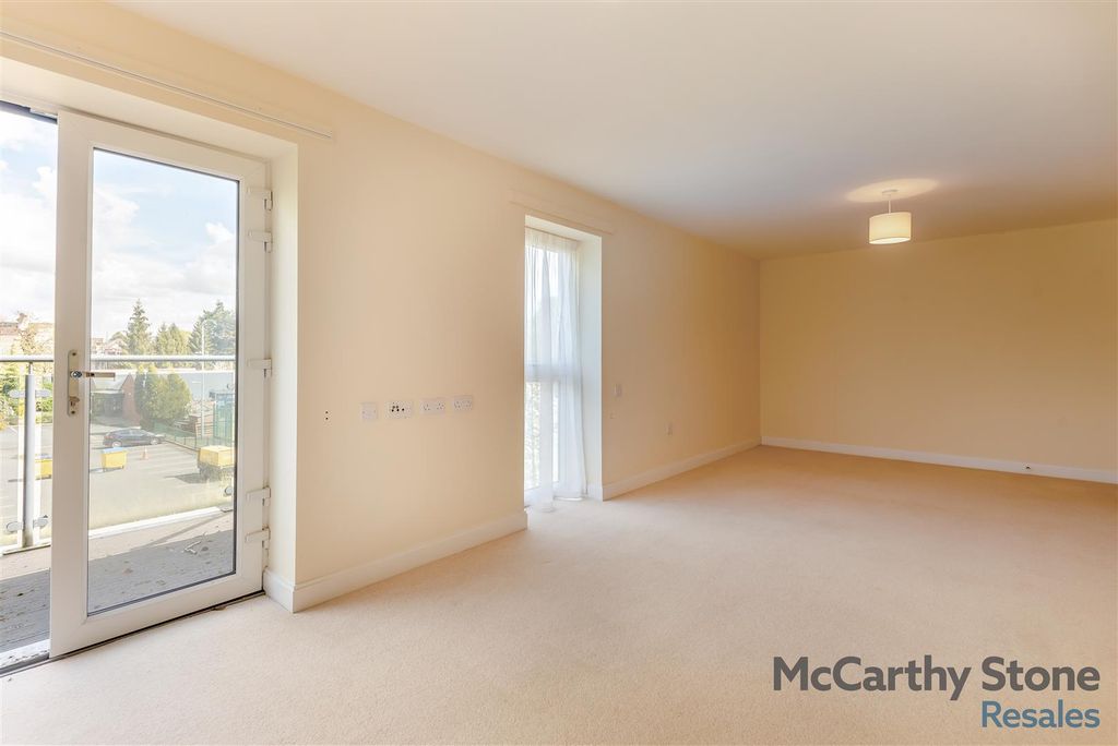 Property photo 3 of 35 8645560-Interior07.Jpg