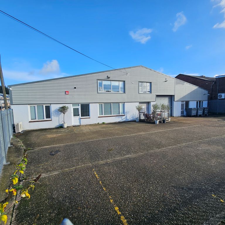Property photo 1 of 9