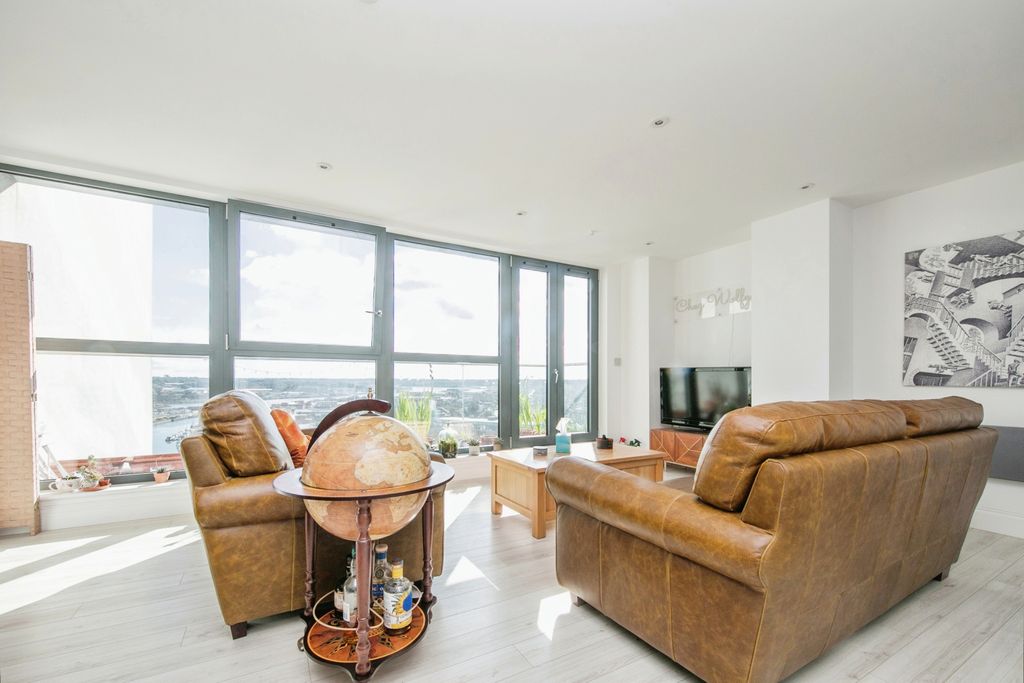 Property photo 1 of 17 Photography