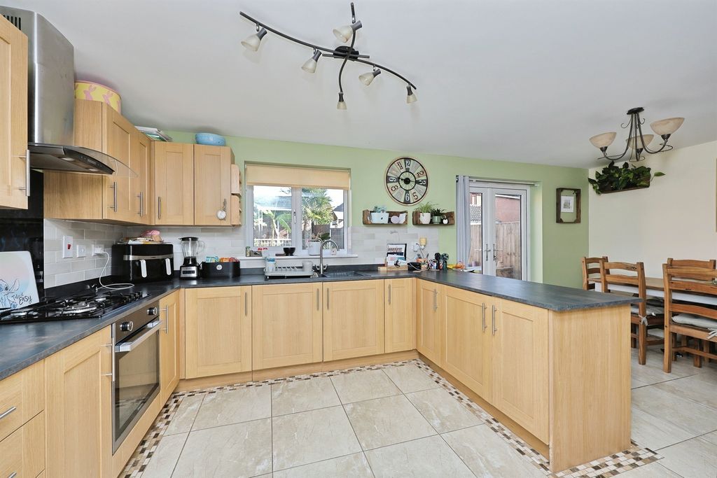 Property photo 3 of 20