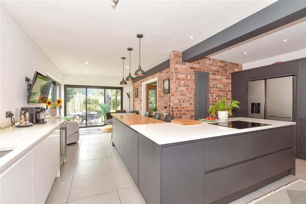 Property photo 2 of 4 Kitchen/Breakfast Room