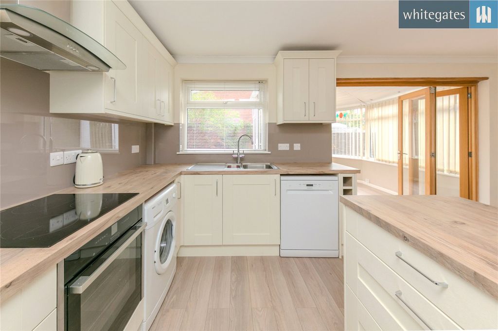 Property photo 3 of 21 Picture No. 06