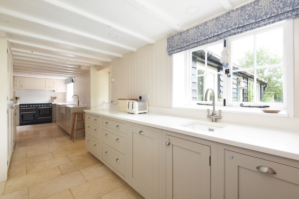 Property photo 2 of 36 4242864
