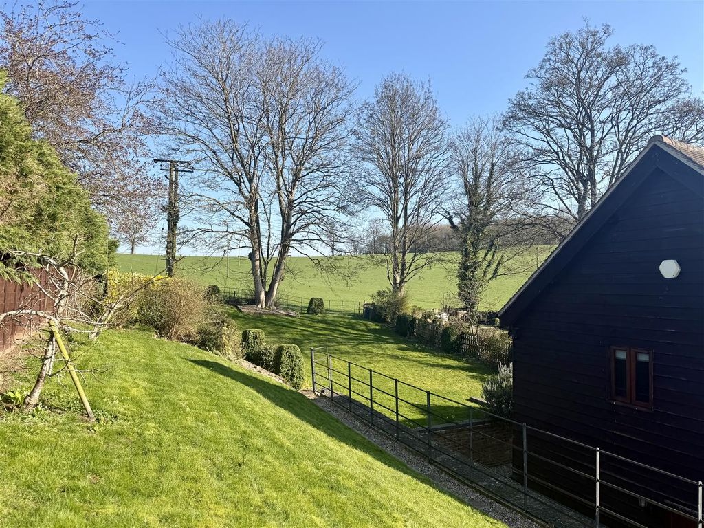 Property photo 2 of 33