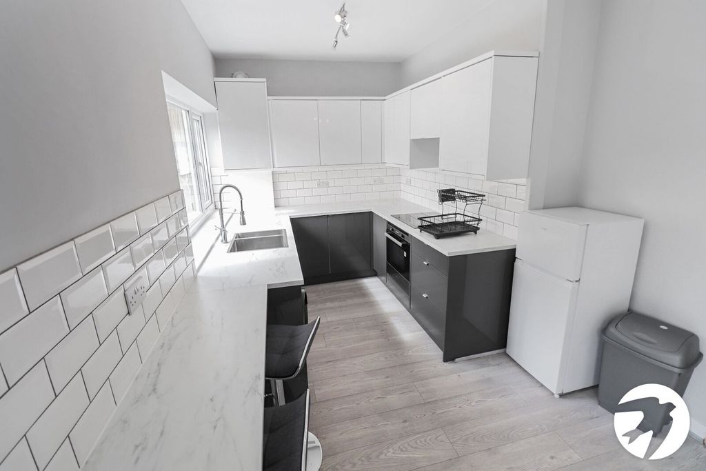 Property photo 2 of 16 Picture No. 04