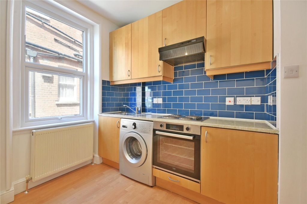 Property photo 3 of 9 Picture No. 13