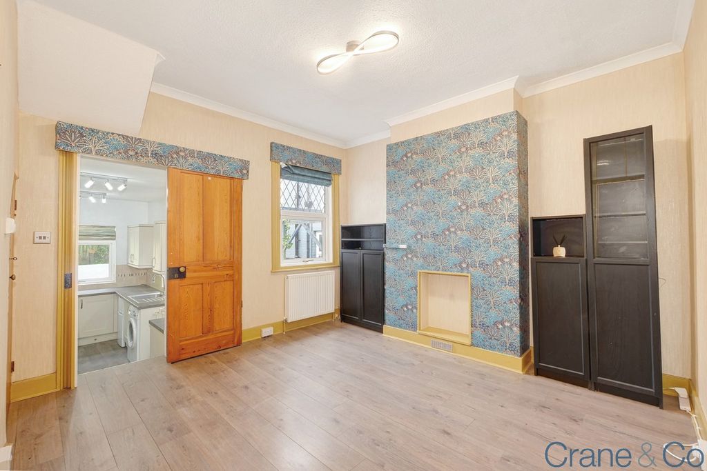 Property photo 3 of 17