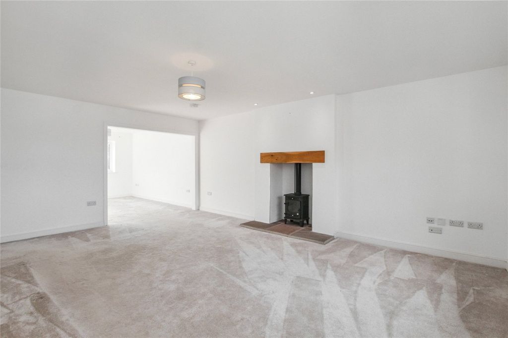 Property photo 3 of 19 Picture No. 03