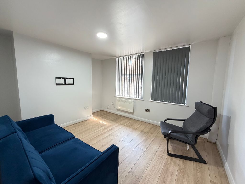 Property photo 1 of 9 Bedroom 1