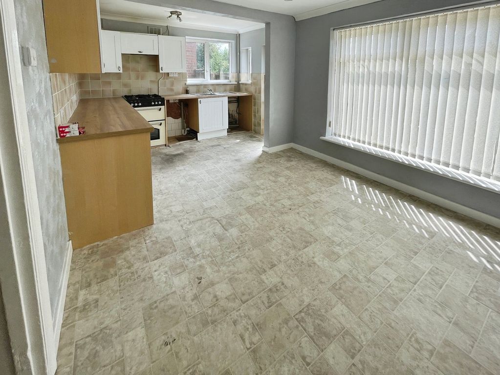 Property photo 3 of 12 Kitchen/ Diner
