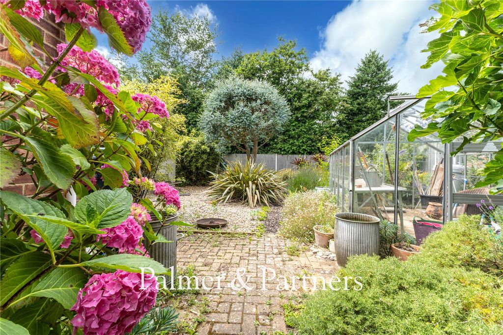 Property photo 2 of 25 Picture No. 03
