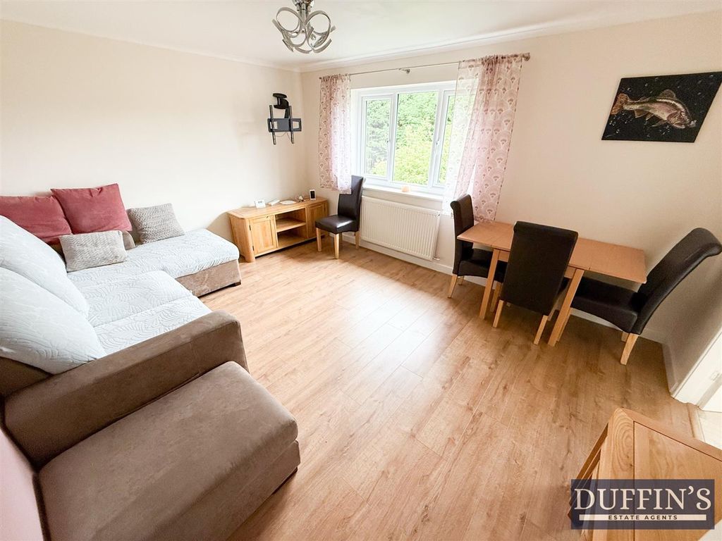 2 bed flat for saleStone Hill Drive, Blackburn BB1 photo 4