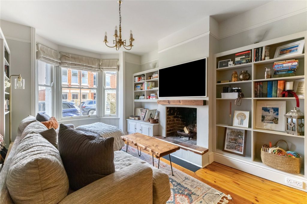 Property photo 2 of 11 Sitting Room