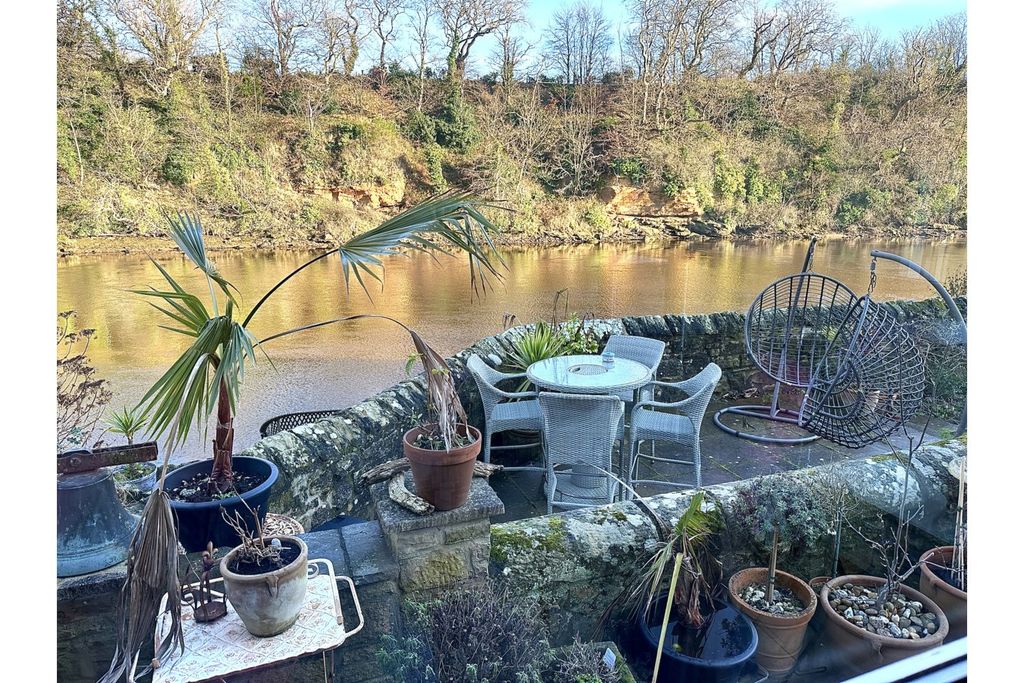 Property photo 3 of 32