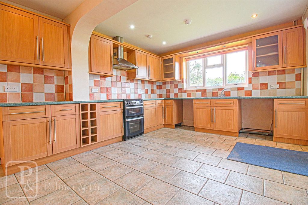 Property photo 2 of 17 Picture No. 16