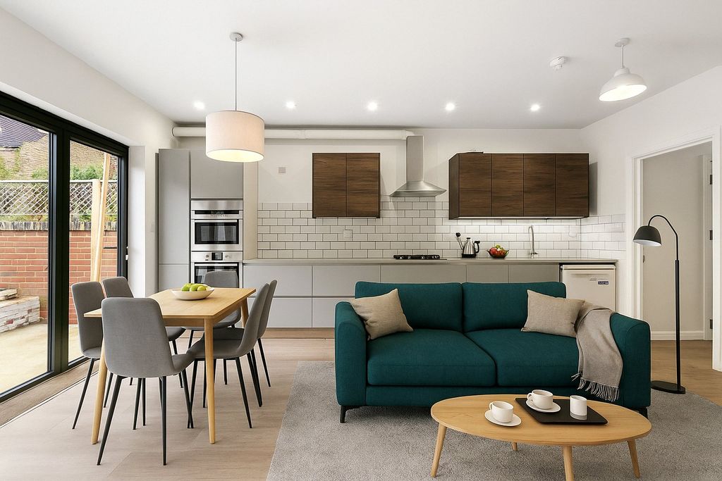 Property photo 3 of 12 Kitchen