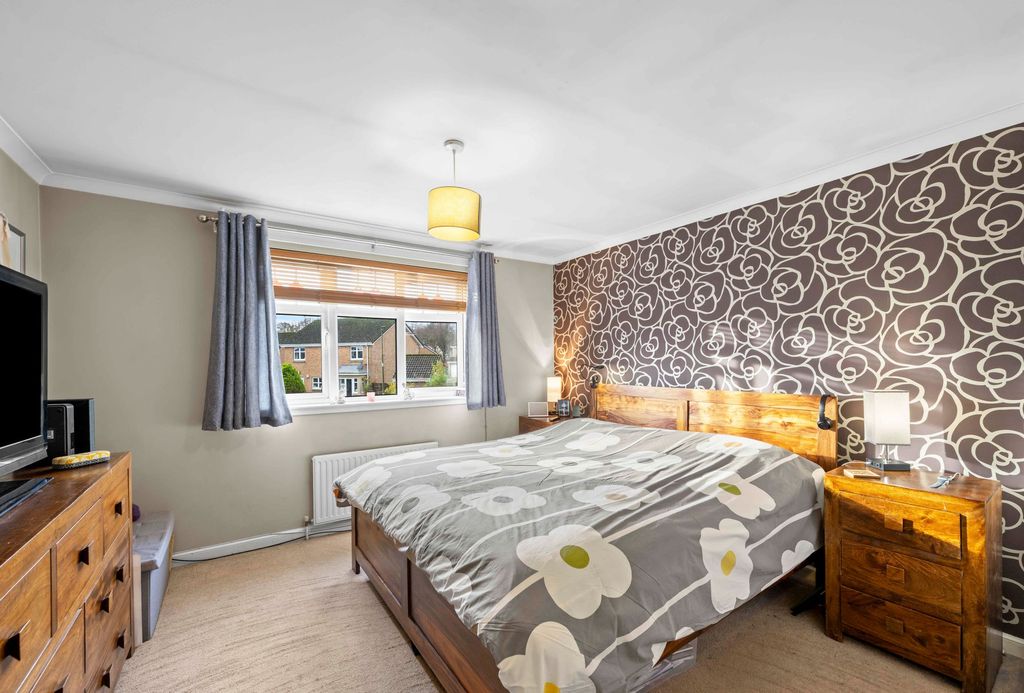 Property photo 3 of 37