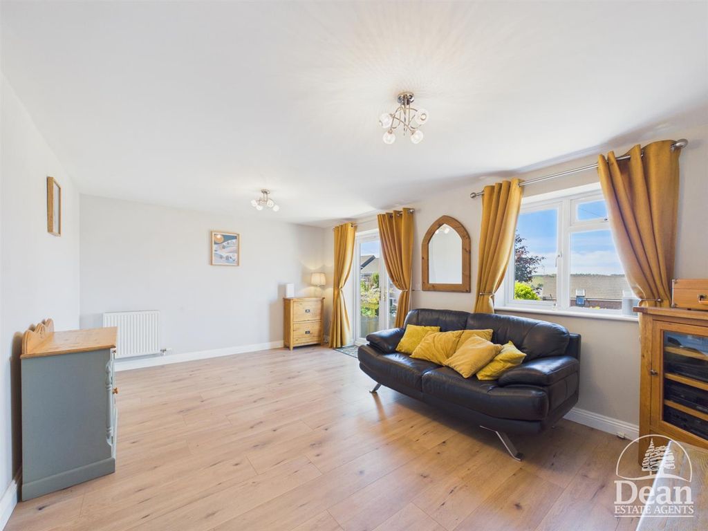 Property photo 2 of 22