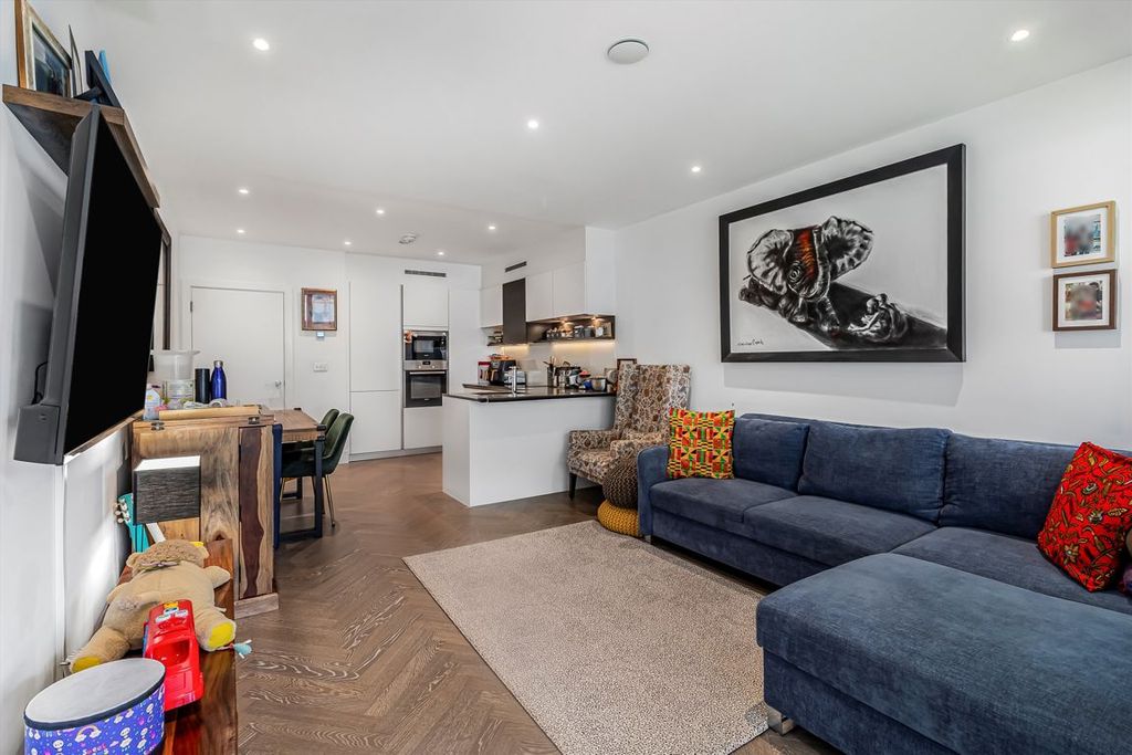 Property photo 2 of 9