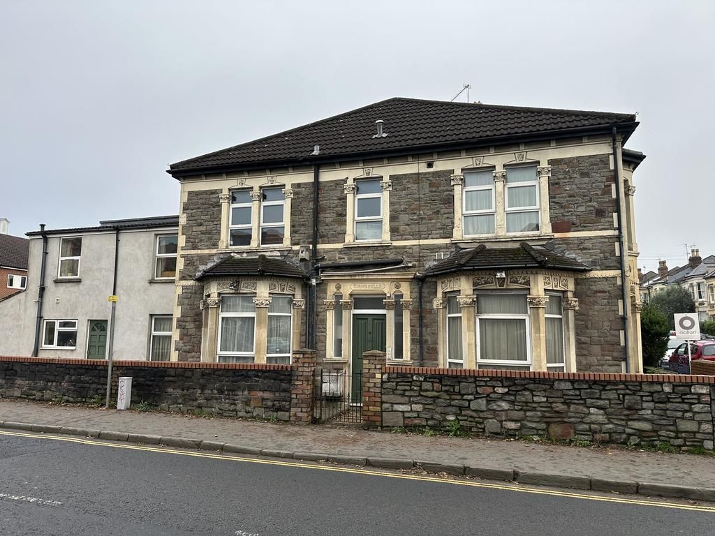 Property photo 1 of 8 Attractive Stone-Fronted Semi-Detached Property Wi...